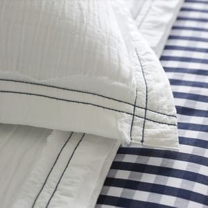 BNWT Thayer Matelasse - Standard Sham - WHITE/NAVY